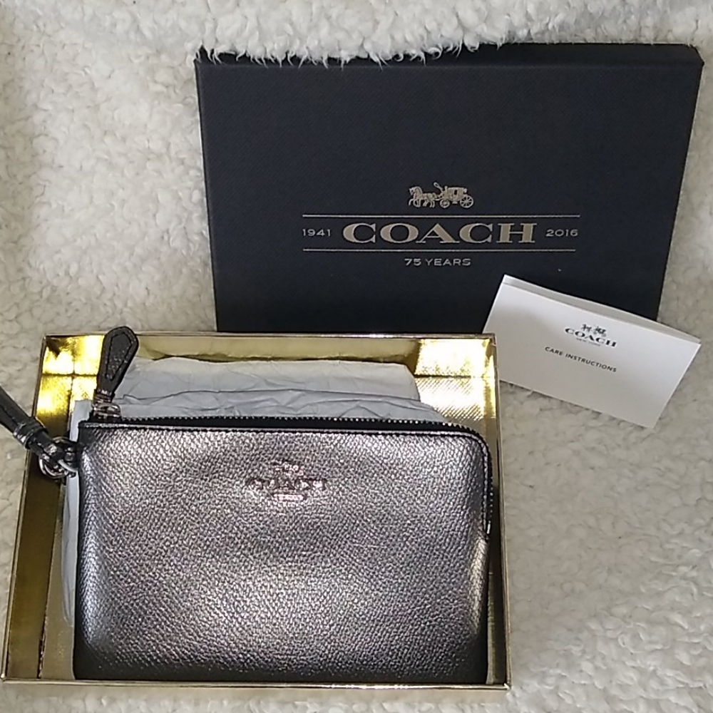 Coach Corner Zip Wristlet in Platinum